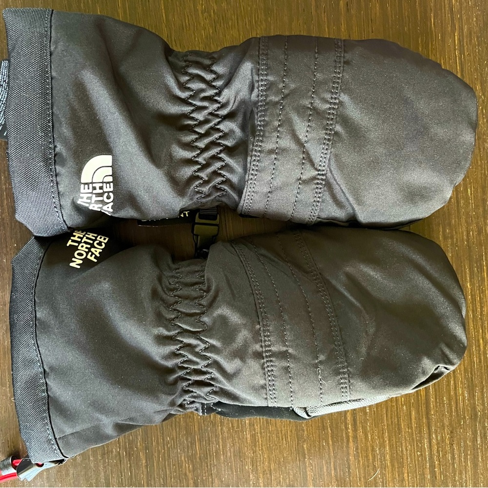 The North Face Montana Ski Mitten Kids - used ONCE - basically new!